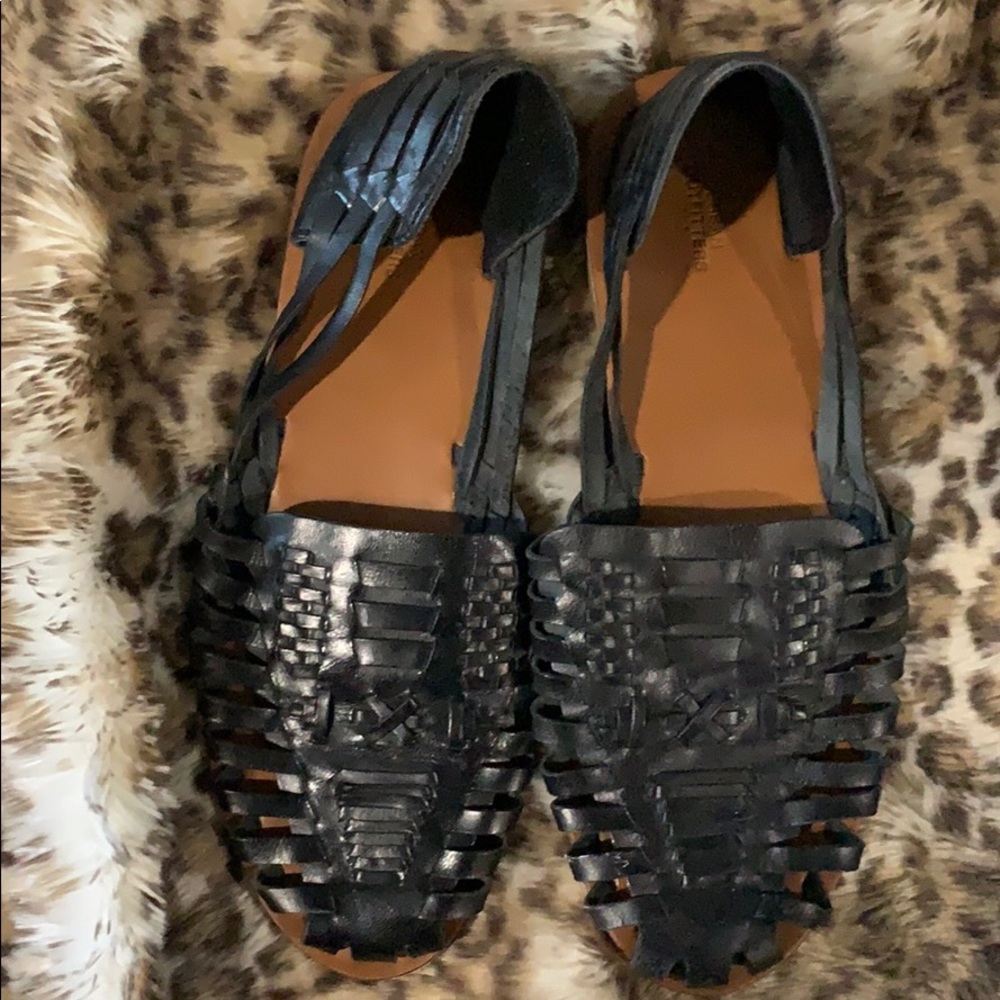 Like new black woven Urban Outfitters Sandals